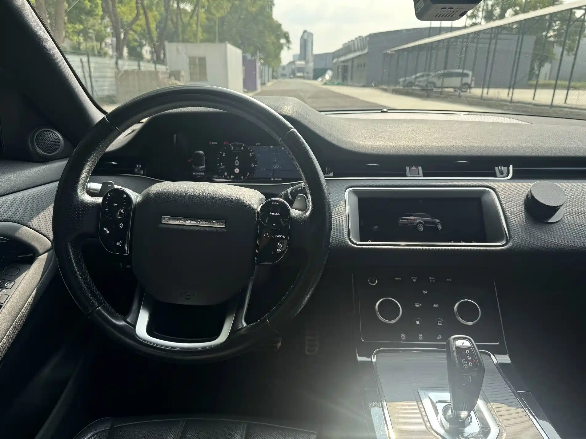 Photo 6 - Land Rover Range Rover Evoque
