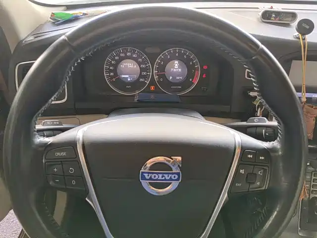 Volvo S60 (Import) 2012 T5 Elegance Edition — фото 4