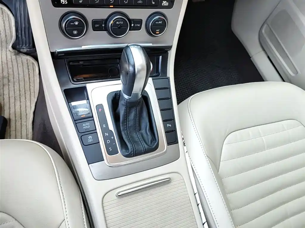 Volkswagen Magotan 2013 1.8TSI Luxury фото 14