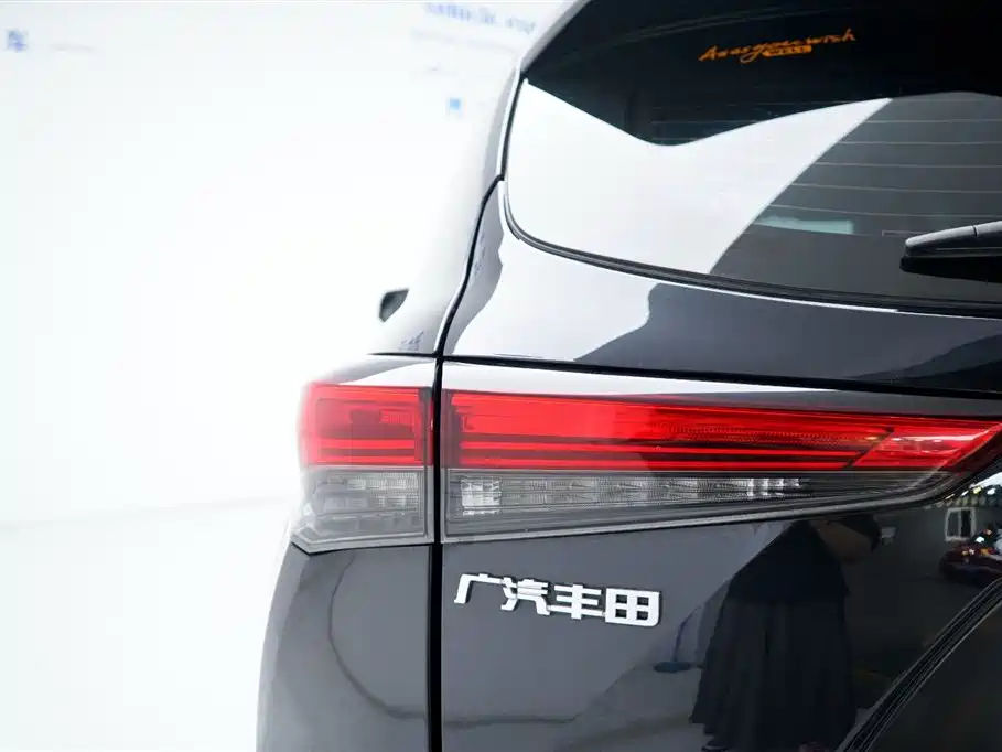 Toyota Highlander 2022 Dual Engine 2.5L AWD Elite 7-Seater фото 19