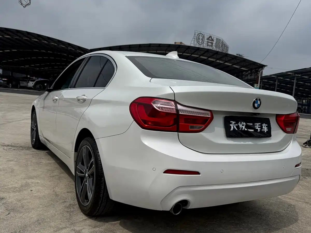 BMW 1 Series 2019 118i Fashion Edition фото 13