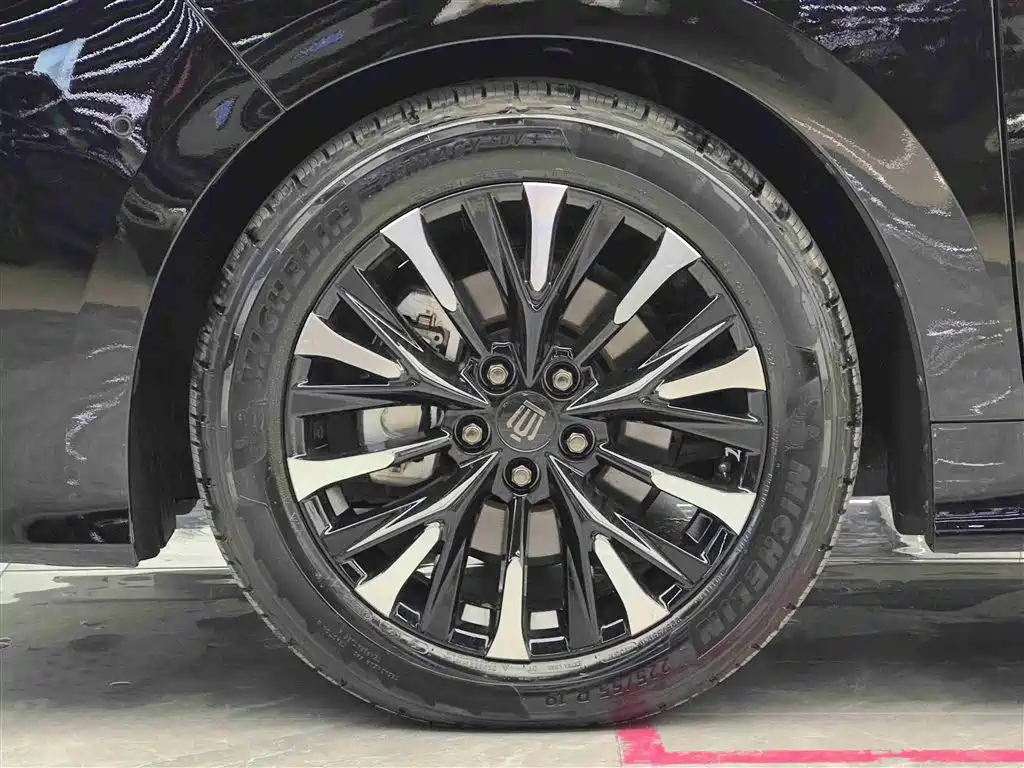 Toyota Vellfire 2024 Crown Hybrid 2.5L Executive Premium Edition фото 4