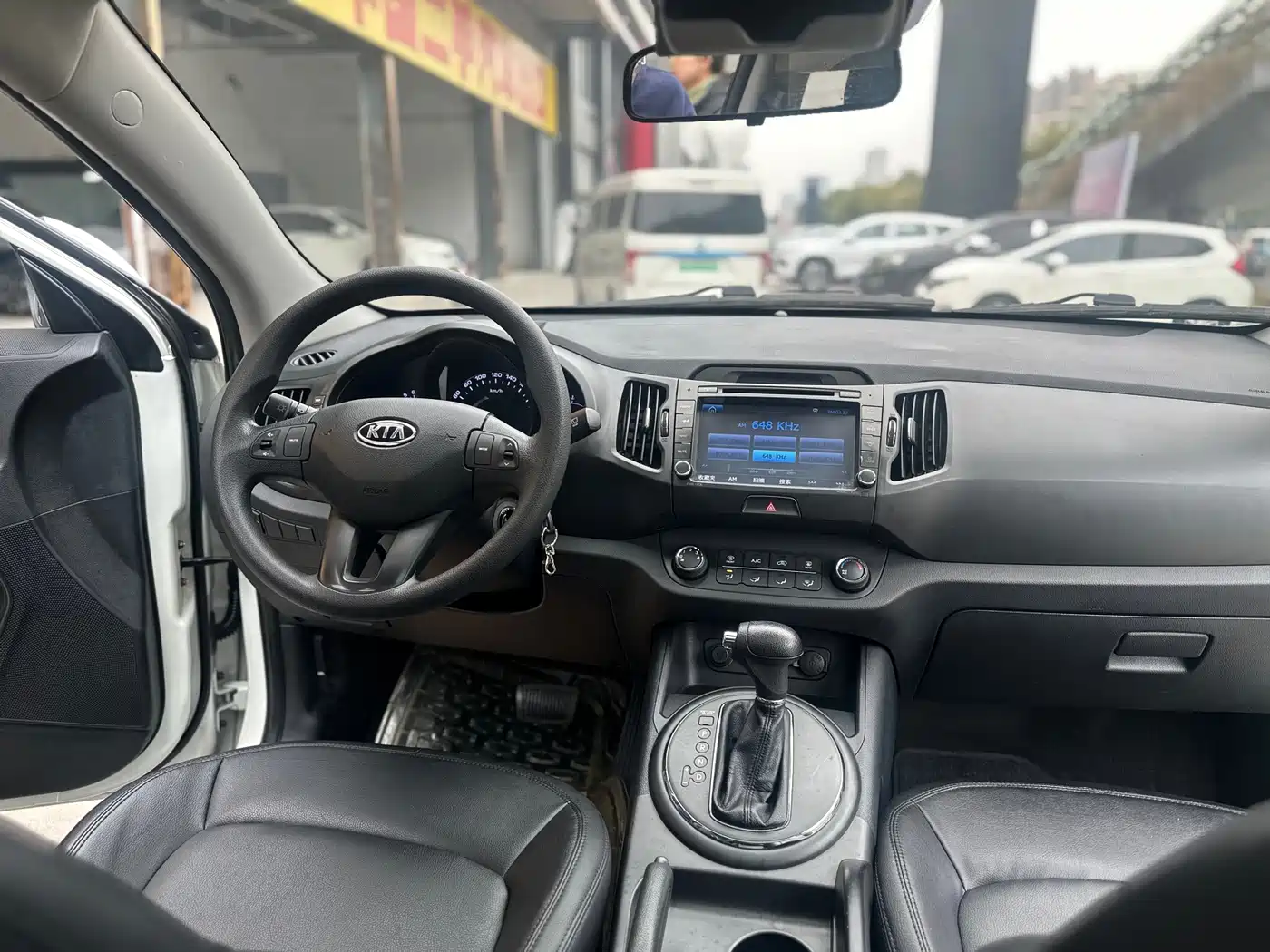 Kia Sportage 2014 2.0L Automatic 2WD GL Edition фото 6