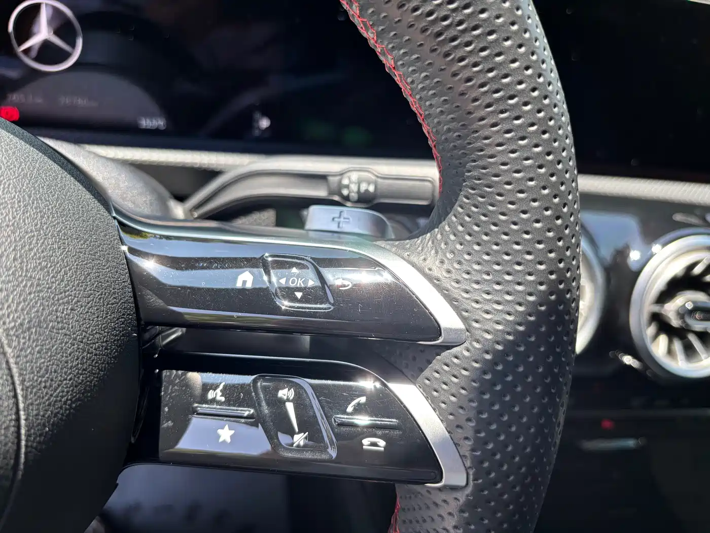 Mercedes-Benz A-Class 2024 Facelift A 200 L Fashion фото 14