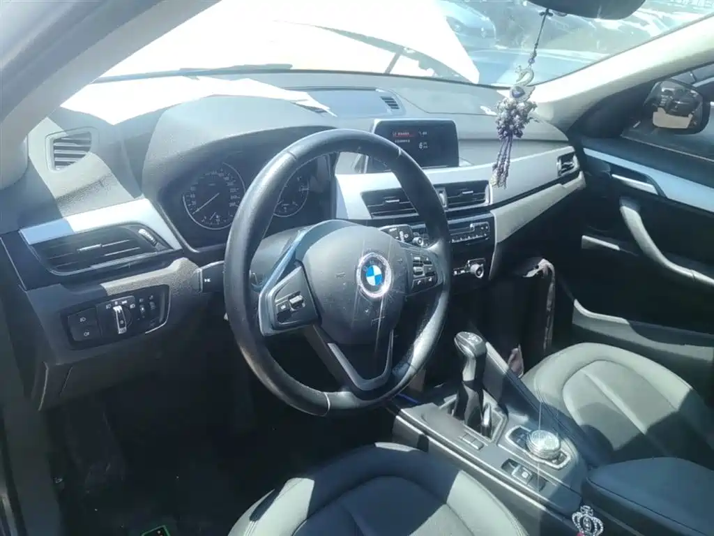 BMW X1 2018 sDrive18Li Fashion Model фото 11