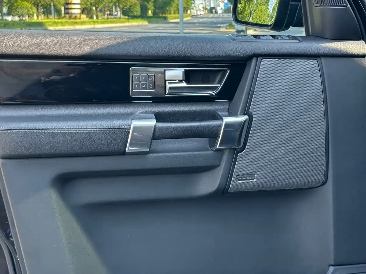 Land Rover Discovery 2010 2010 4.0 V6 HSE Petrol