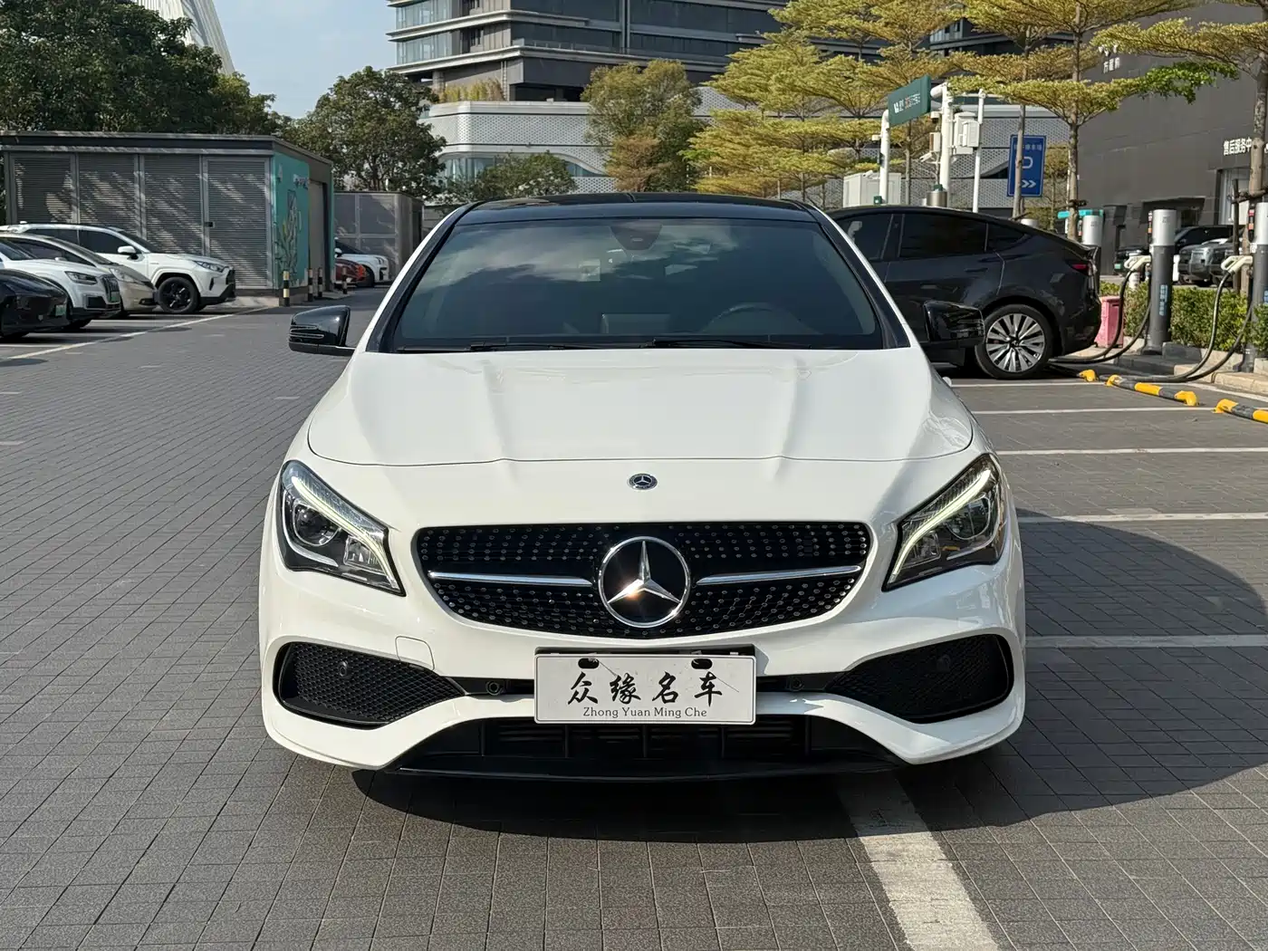 Mercedes-Benz CLA (Import) 2017 CLA 220 4MATIC фото 2