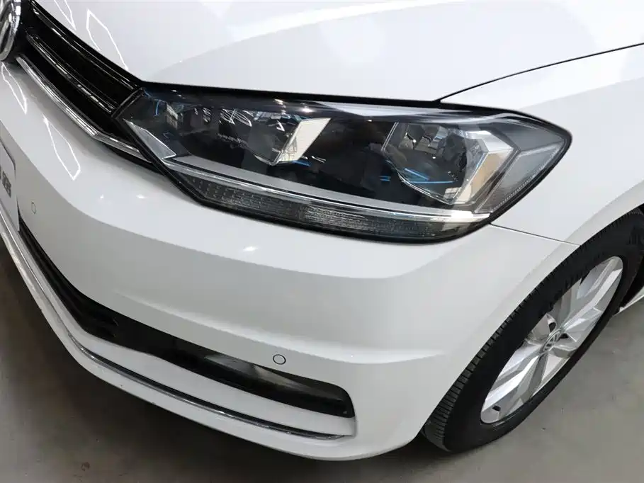 Volkswagen Touran 2018 Touran L 280TSI DSG Comfort 7-seater China V фото 32