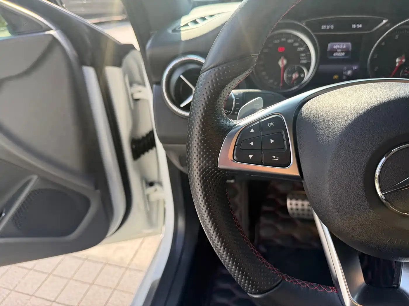 Mercedes-Benz CLA (Import) 2017 CLA 220 4MATIC фото 13