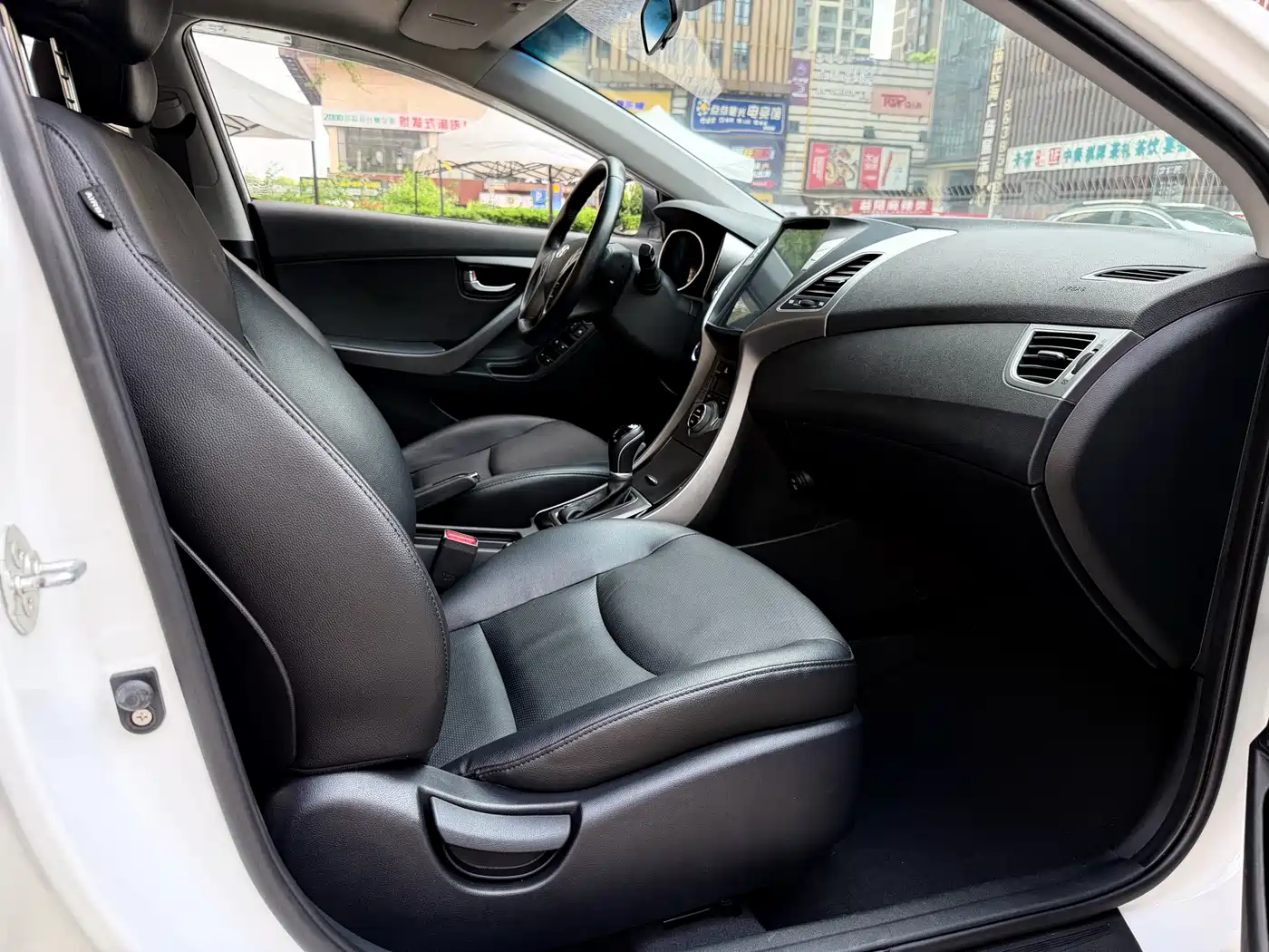 Hyundai Langdong 2015 1.6L Auto Exclusive фото 10