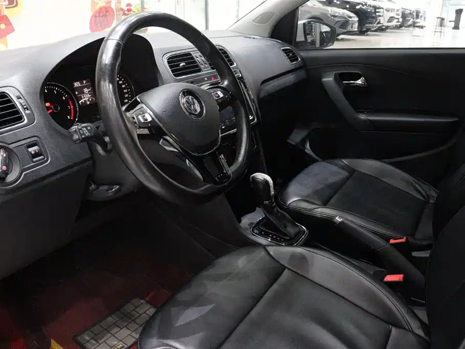 Volkswagen Polo 2018 1.5L Auto Comfort фото 7