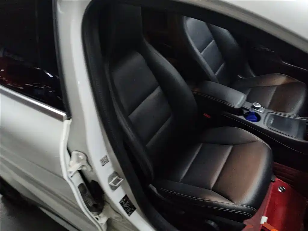 Mercedes-Benz GLA 2015 GLA 200 Fashion фото 4
