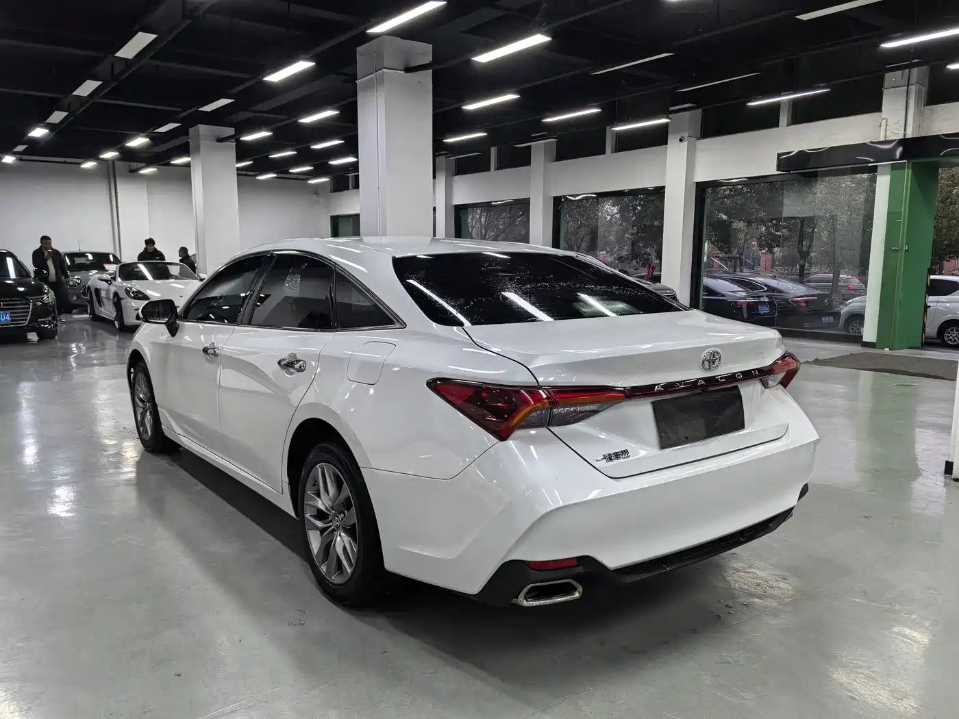 Toyota Avalon 2022 2.0L Luxury Edition фото 7
