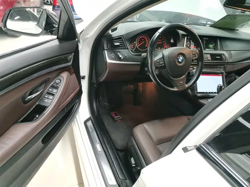 BMW 5 Series 2014 525Li Luxury Design Package фото 13
