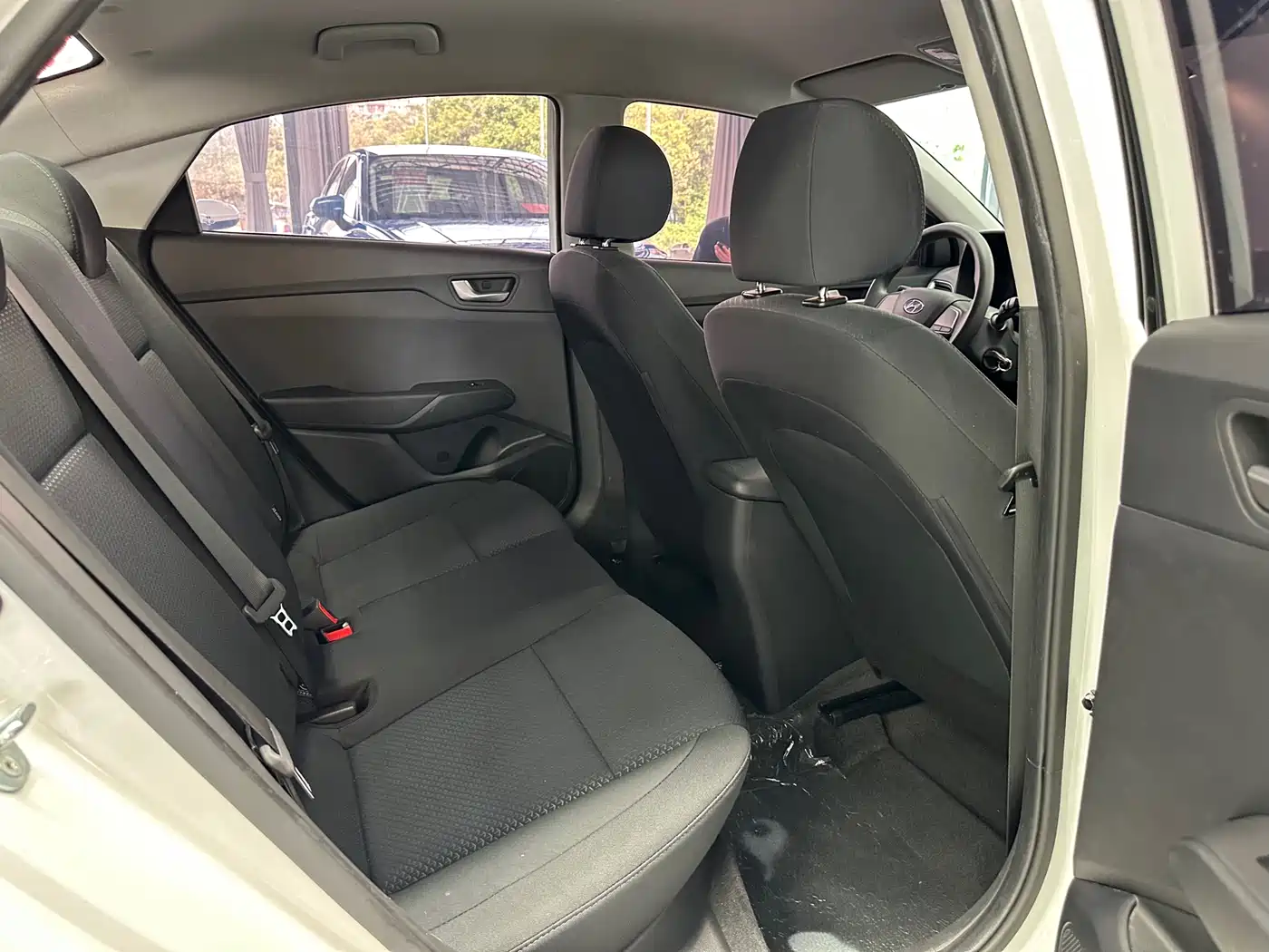 Hyundai Verna 2016 1.4L Automatic Cool Edition GLS фото 26