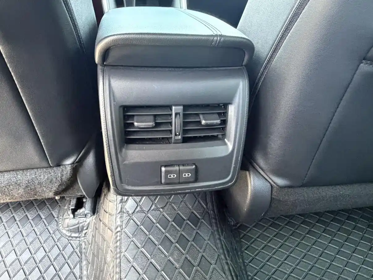 Toyota Avalon 2023 Hybrid 2.5L Luxury Edition фото 7