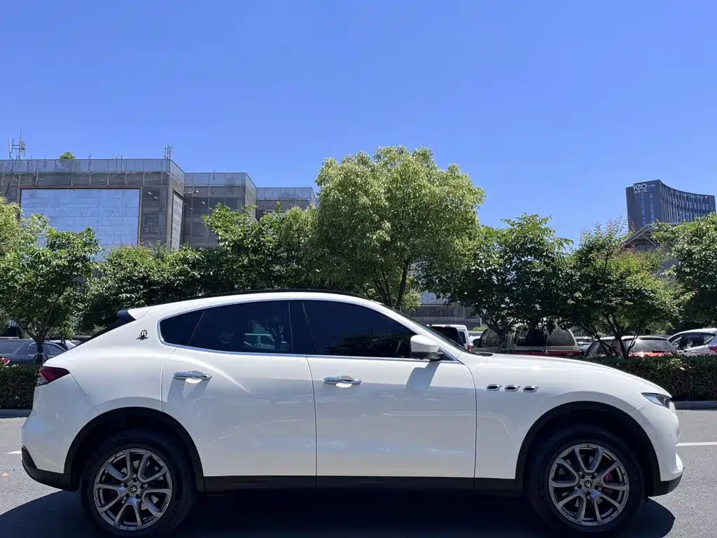 Maserati Levante 2022 2021 3.0T Standard Edition