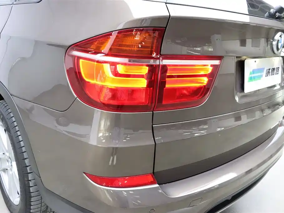 BMW X5 (Import) 2013 xDrive35i Leading фото 31