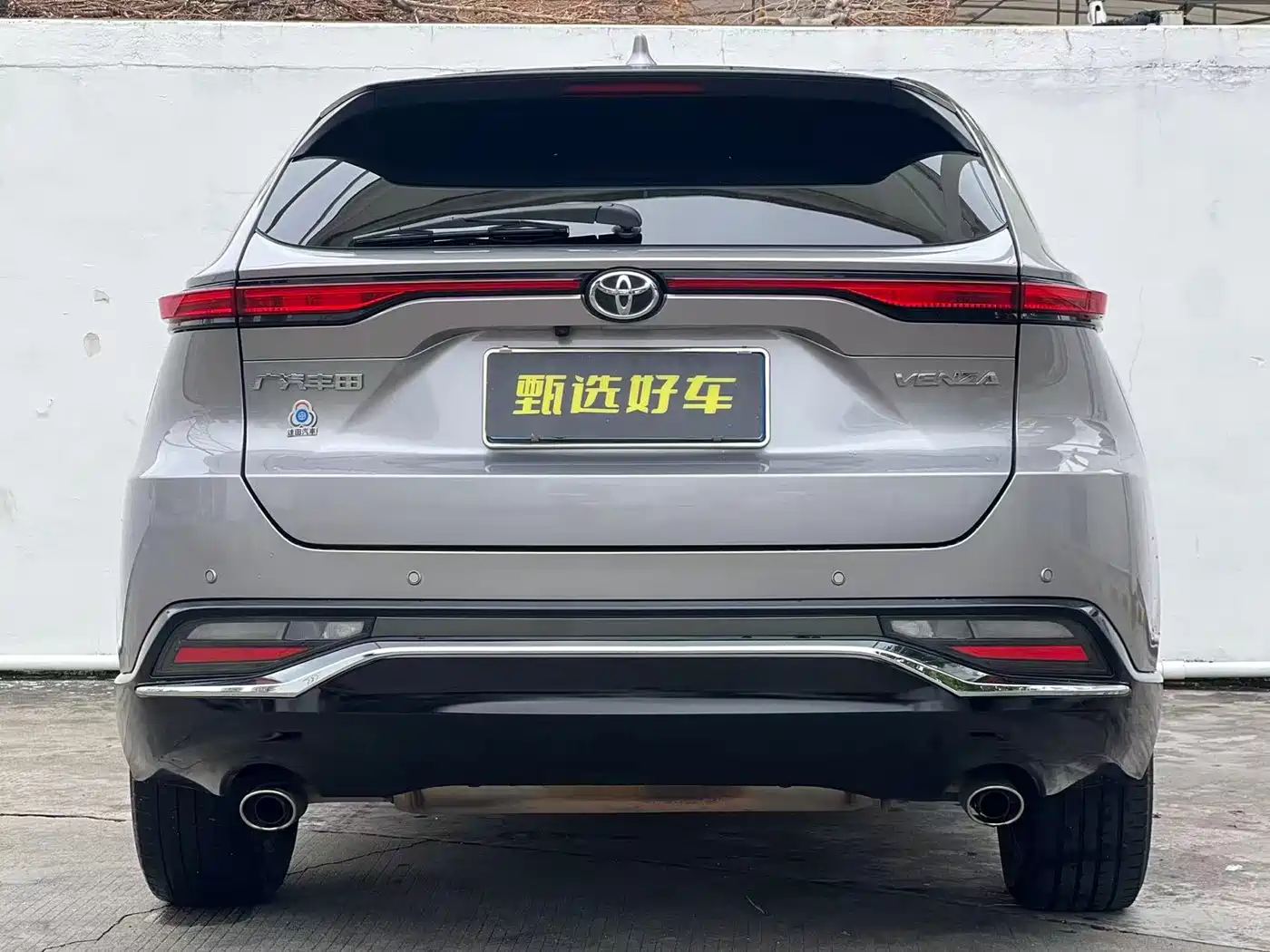 Toyota Venza 2023 2.0L CVT FWD Premium фото 9