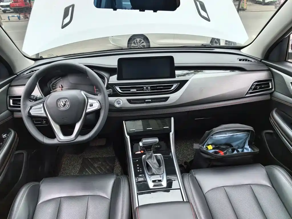 Photo 10 - Changan CS75