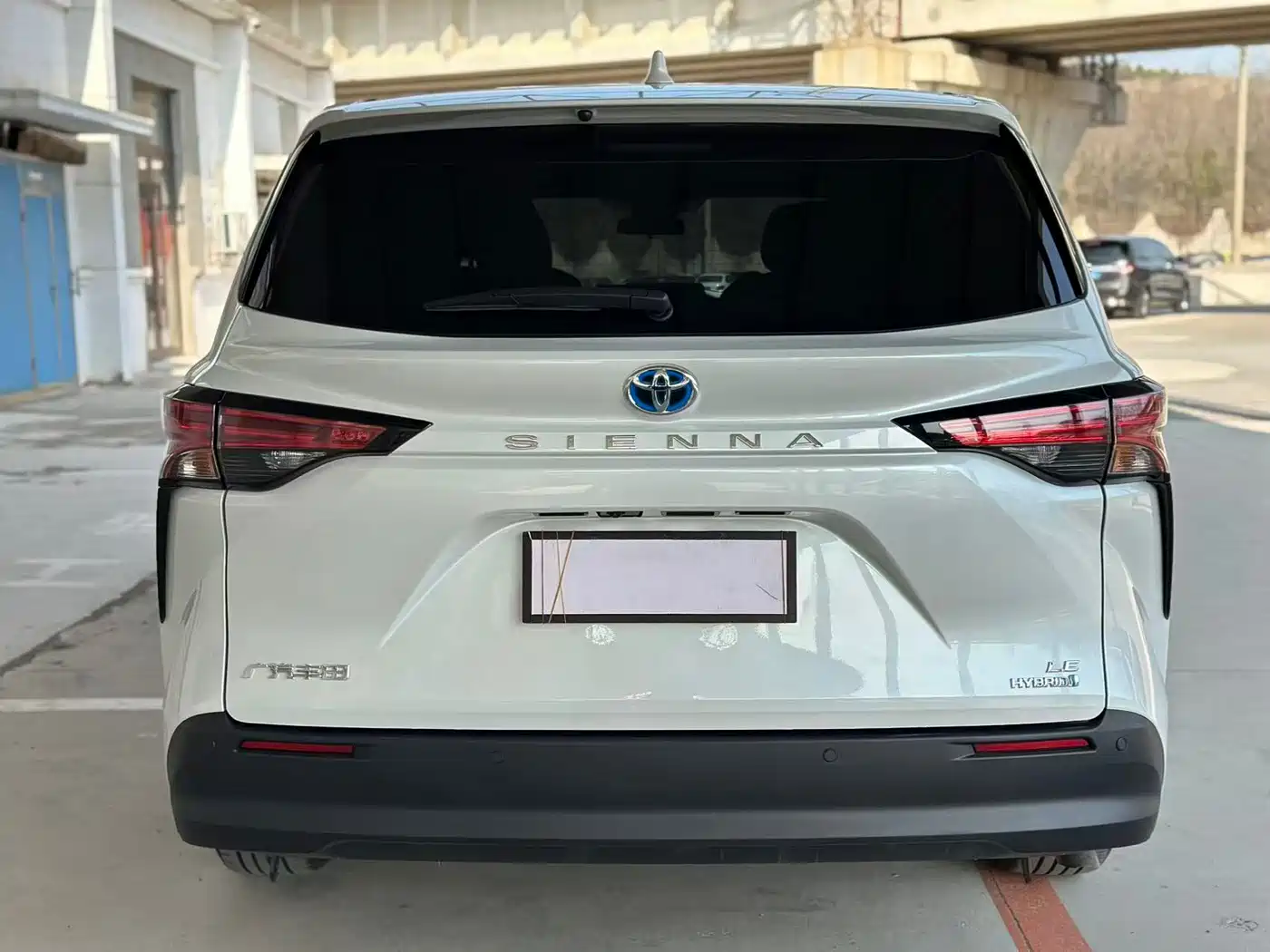 Toyota Sienna 2023 2.5L Hybrid Comfort Edition фото 8