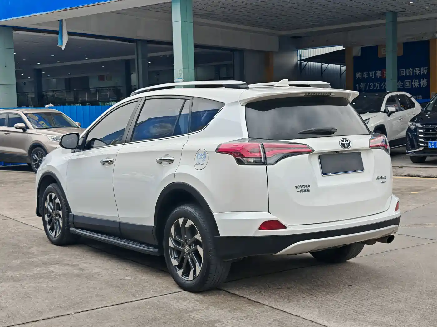 Toyota RAV4 Rongfang 2016 2.5L Automatic 4WD Premium фото 4
