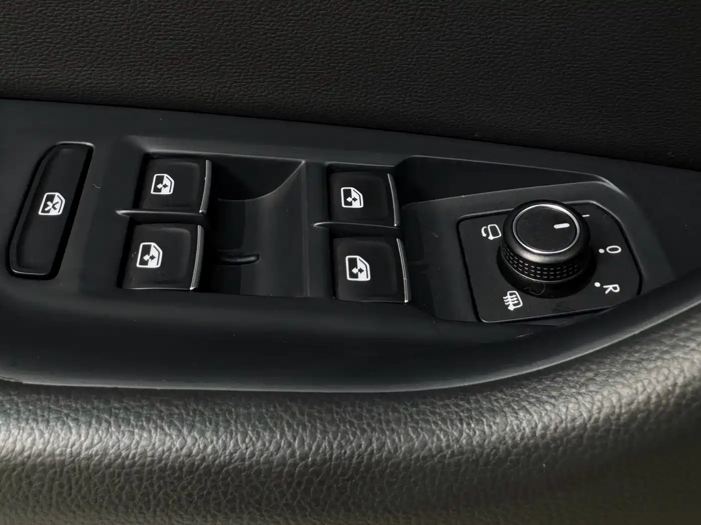 Volkswagen Magotan 2020 280TSI DSG Leading фото 12