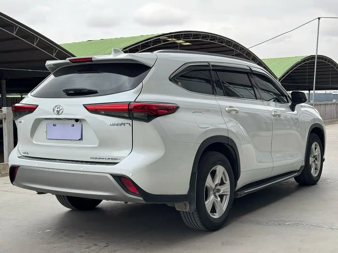 TOYOTA HIGHLANDER