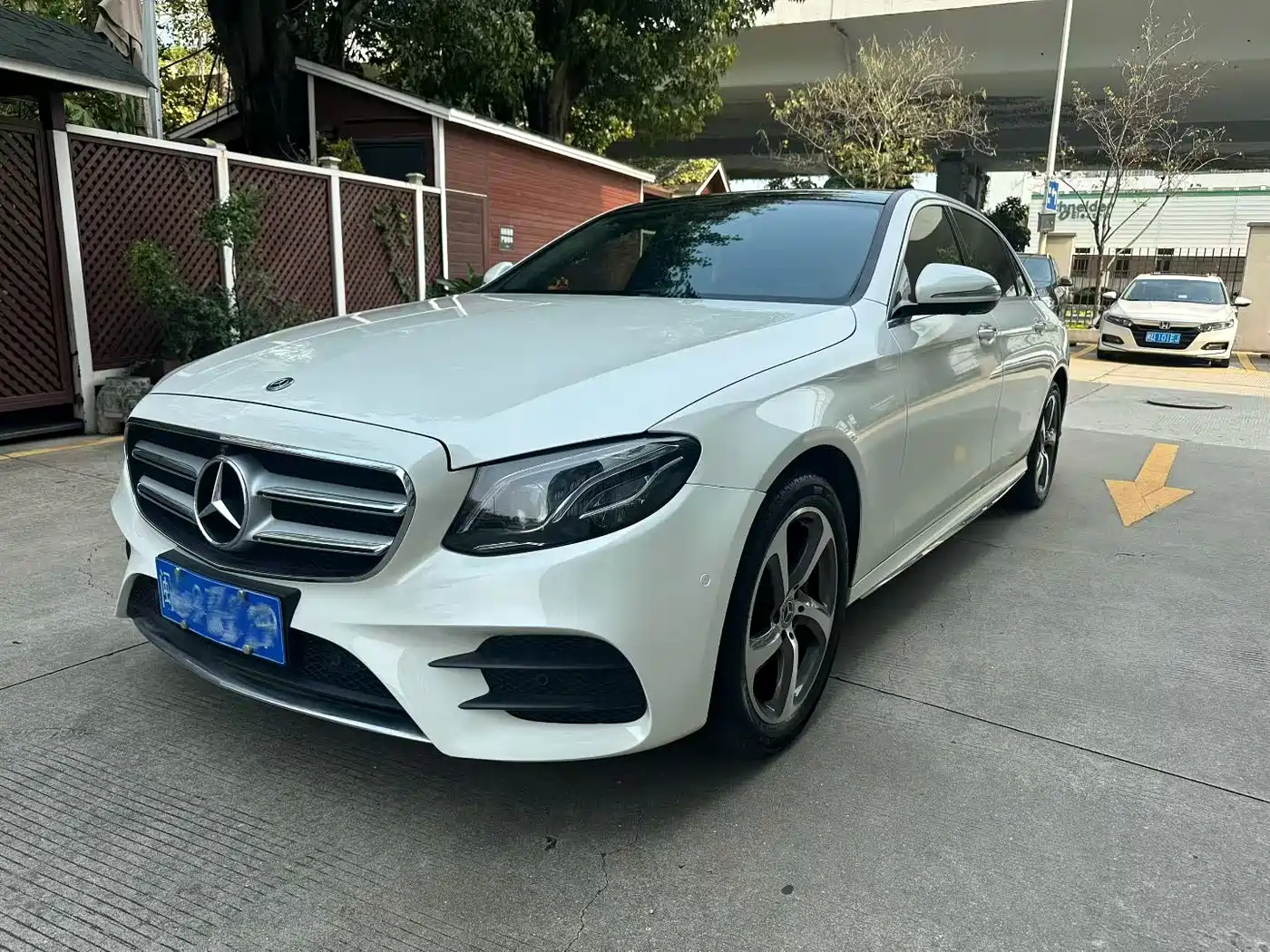 Mercedes-Benz E-Class 2016 E 300 L Sport Fashion Type