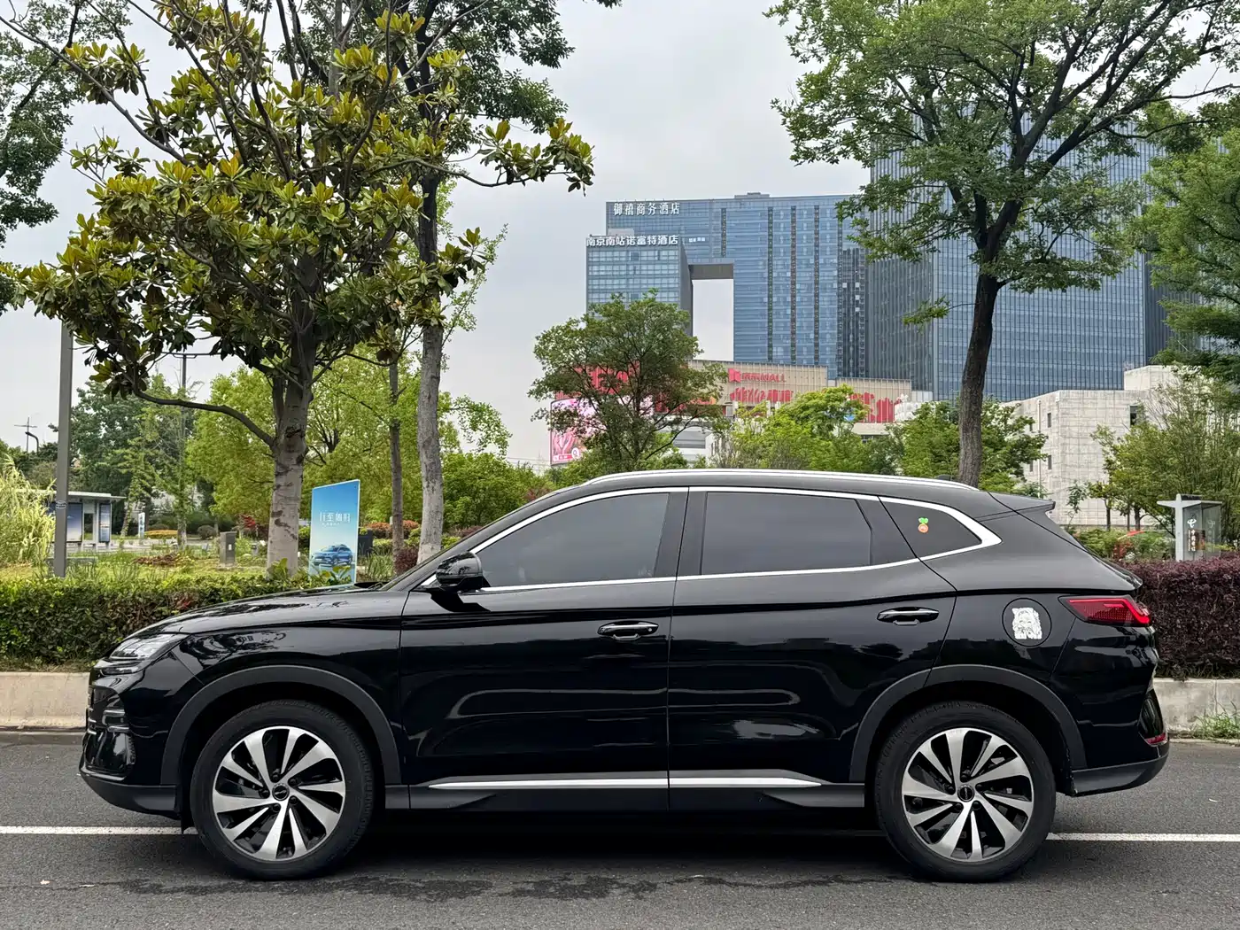 BYD Song PLUS PHEV 2024 Glory Edition DM-i 150km Flagship PLUS фото 6