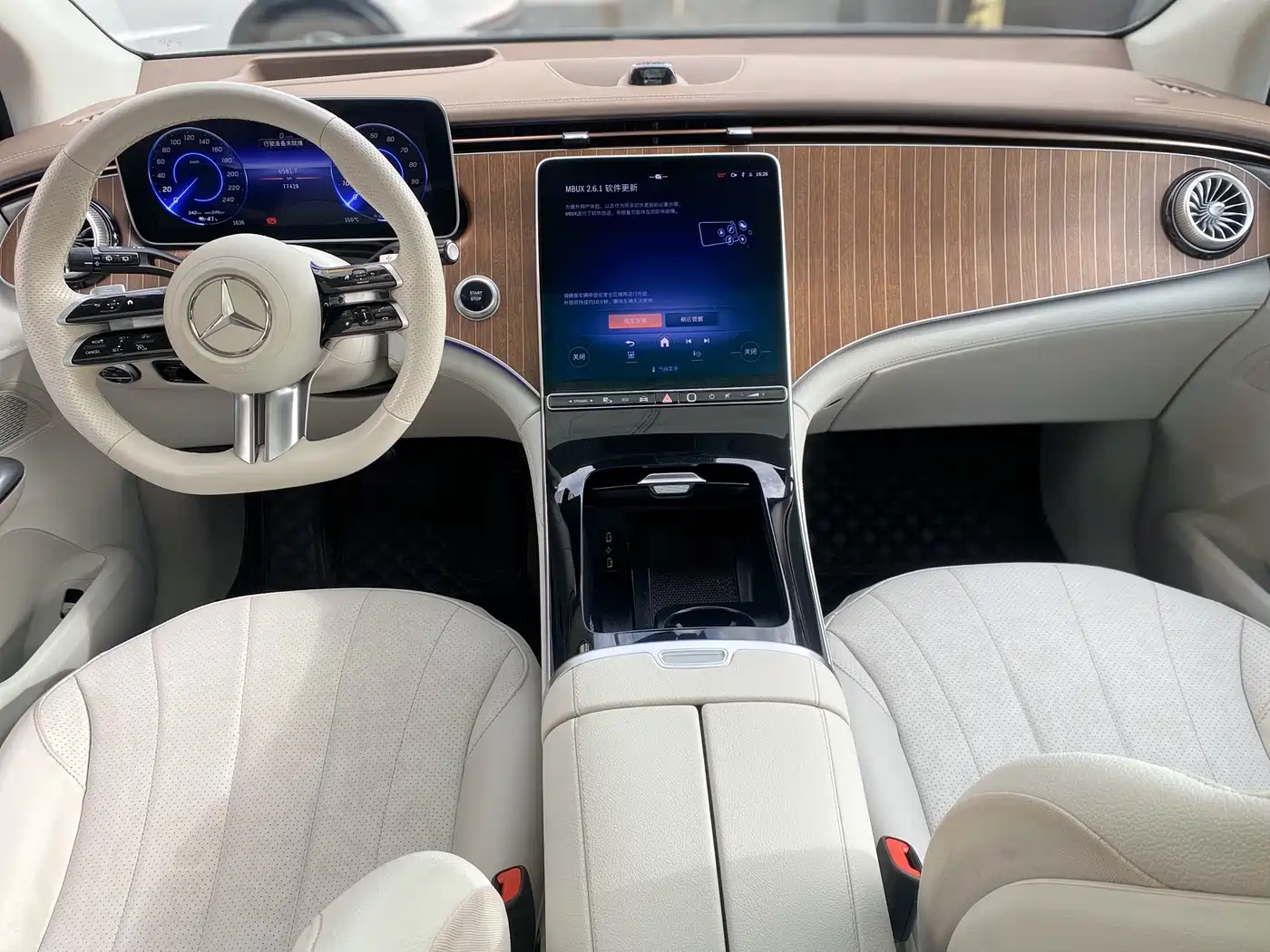 MERCEDES-BENZ EQE SUV