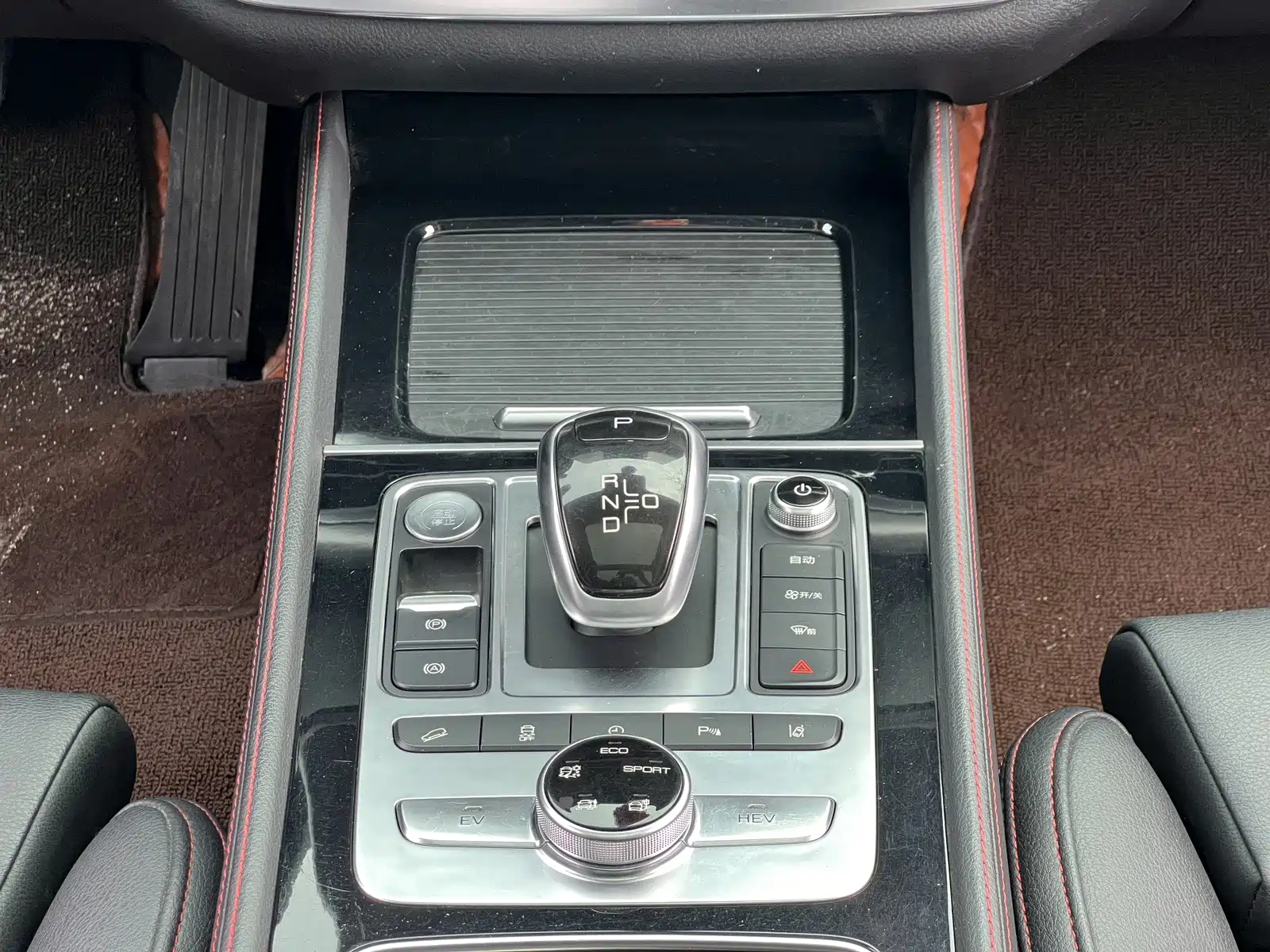 صورة 13 - BYD Tang New Energy