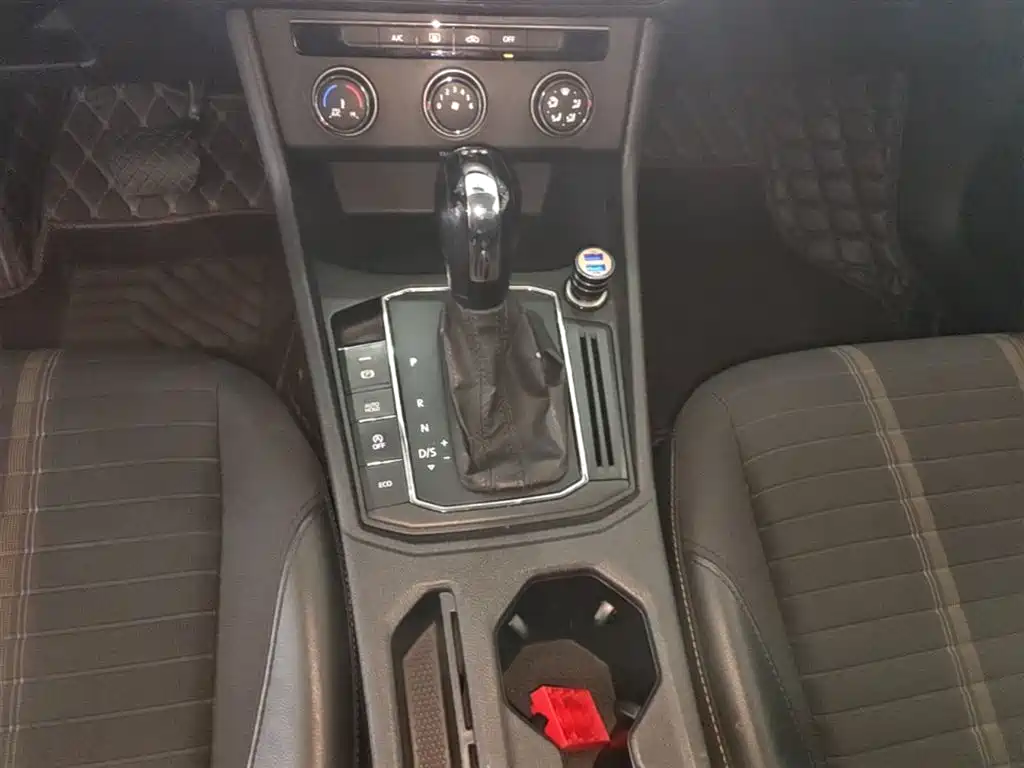 Volkswagen Lavida 2018 Hatchback 280TSI DSG Comfort Edition China V фото 14