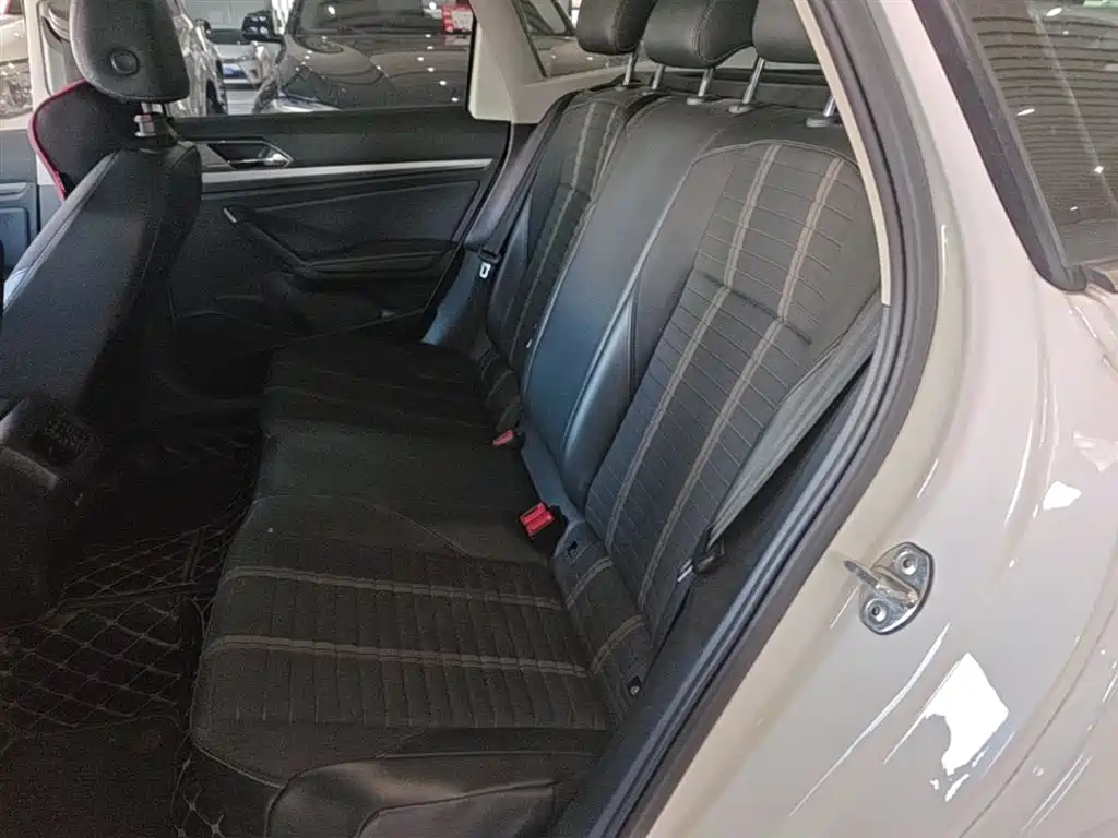 Volkswagen Lavida 2018 Hatchback 280TSI DSG Comfort Edition China V фото 17