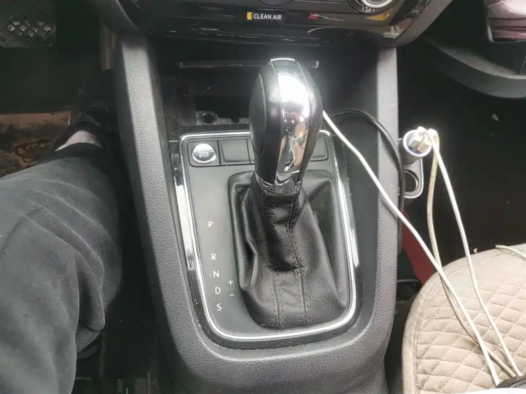 Volkswagen Sagitar 2018 1.6L Automatic Comfort фото 6