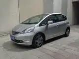 Фото 1 - Honda Fit