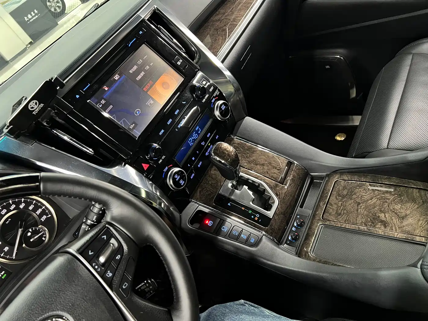 Toyota Alphard 2018 Facelift 3.5L Premium Edition фото 23