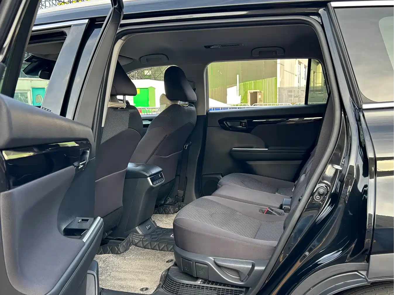Toyota Highlander 2024 2.5L Smart Hybrid 4WD Elite 7-seater фото 9