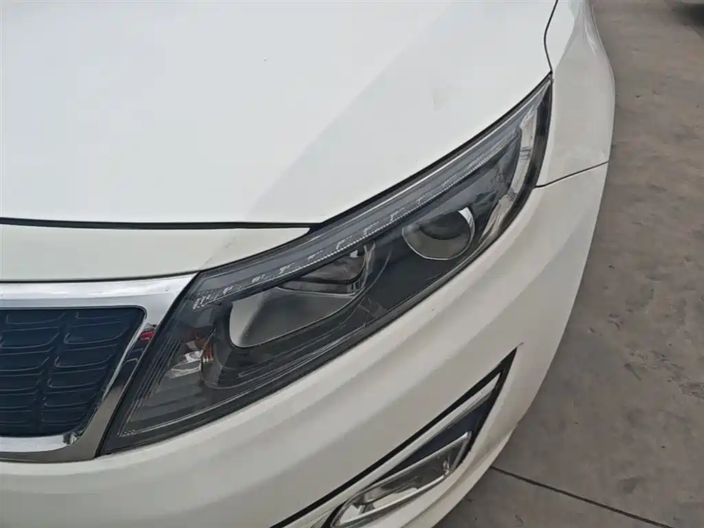 Kia K5 2015 2.0L Automatic LUX фото 24