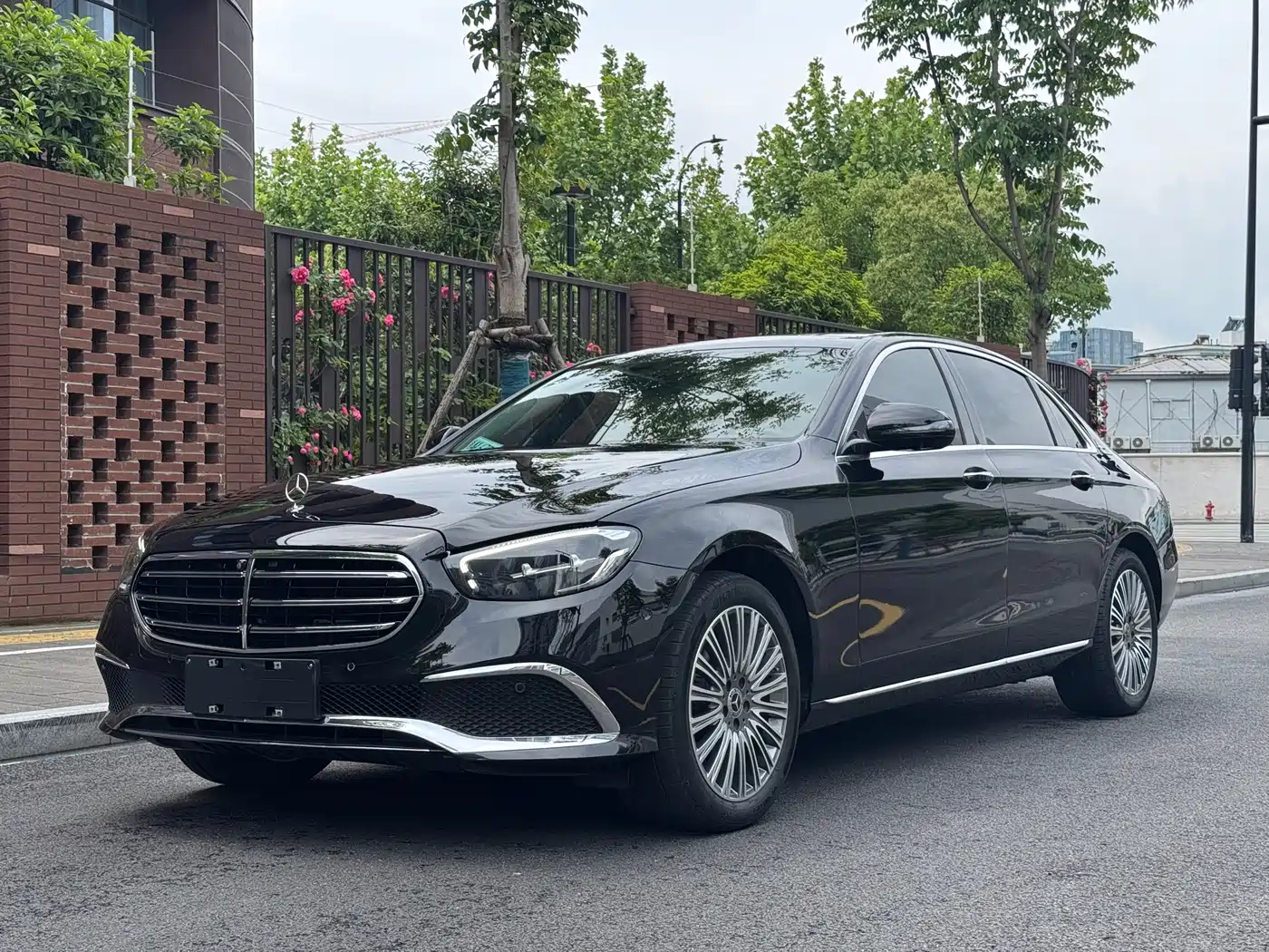 Mercedes-Benz E-Class 2023 E 300 L Luxury
