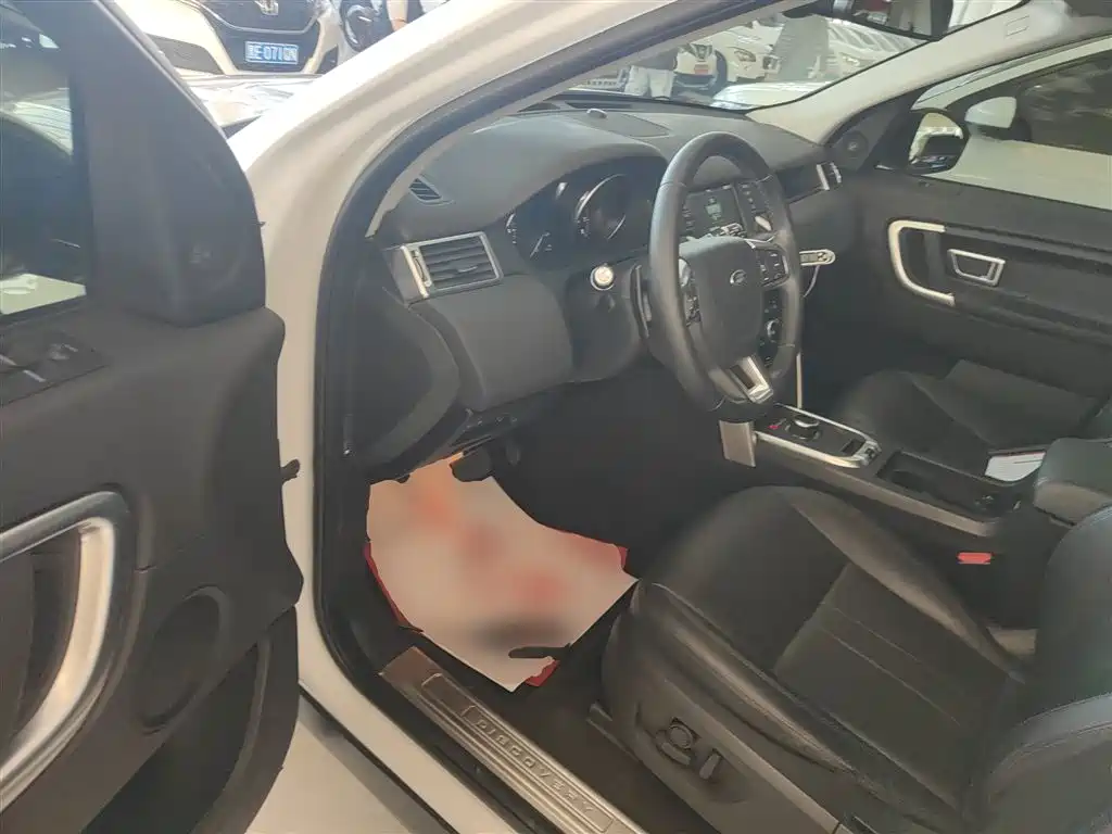 Land Rover Discovery Sport 2019 240PS SE Edition China VI фото 13