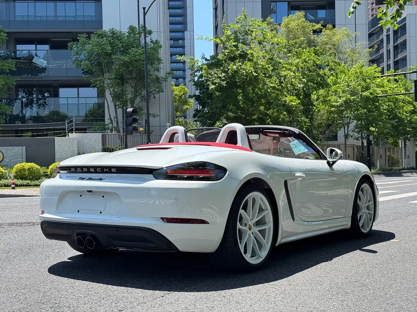 PORSCHE 718