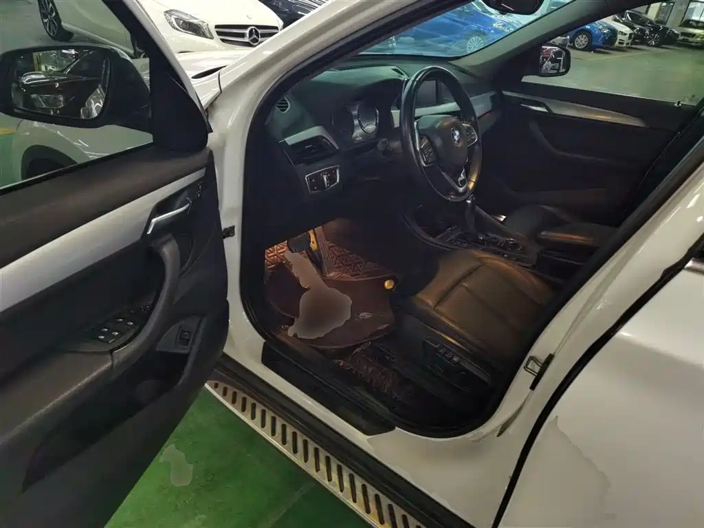 BMW X1 2019 sDrive20Li Leading Model фото 13