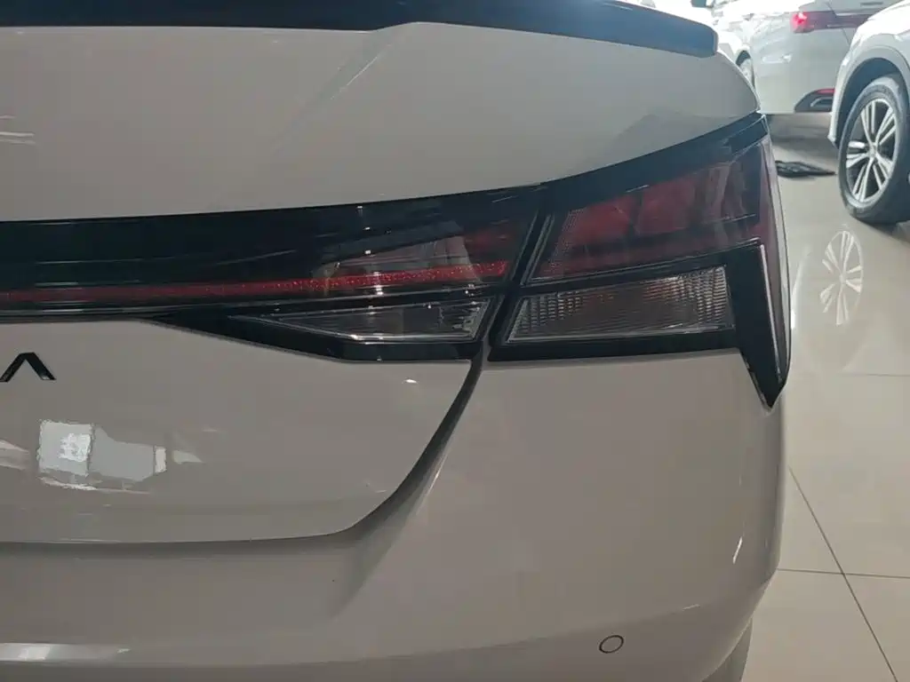 صورة 8 - Hyundai Elantra