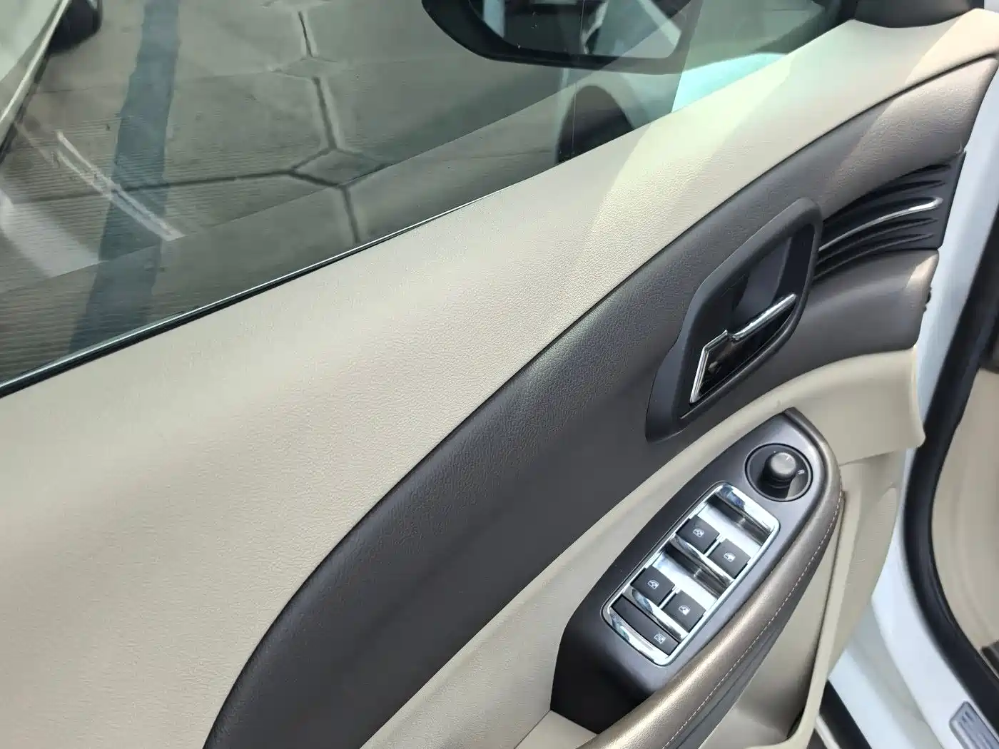 Chevrolet Malibu 2012 2.0L Automatic Comfort Edition фото 8
