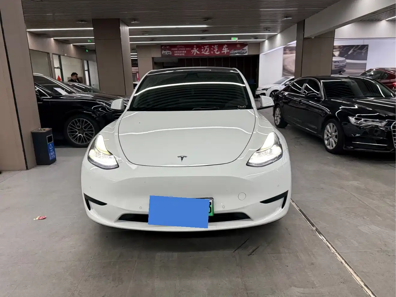 TESLA MODEL Y