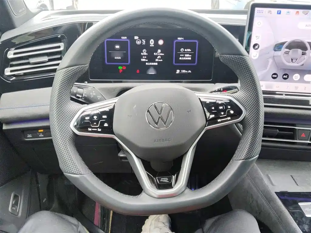 Volkswagen Tiguan L 2024 PRO 380TSI 4WD R-Line Premium Edition фото 11
