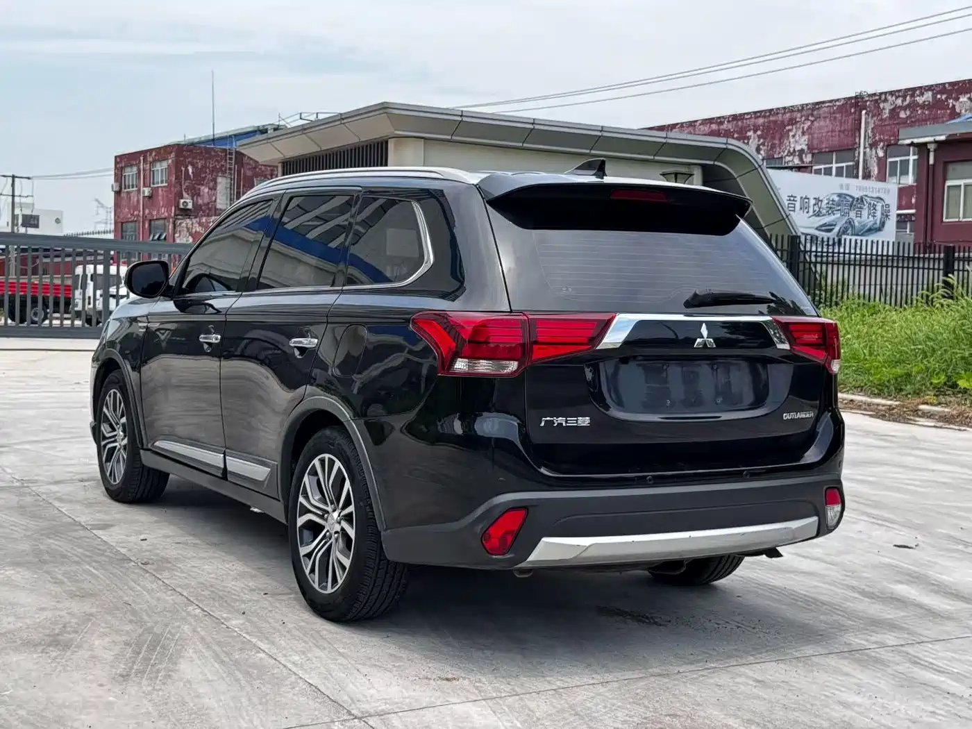 Фото 7 - Mitsubishi Outlander