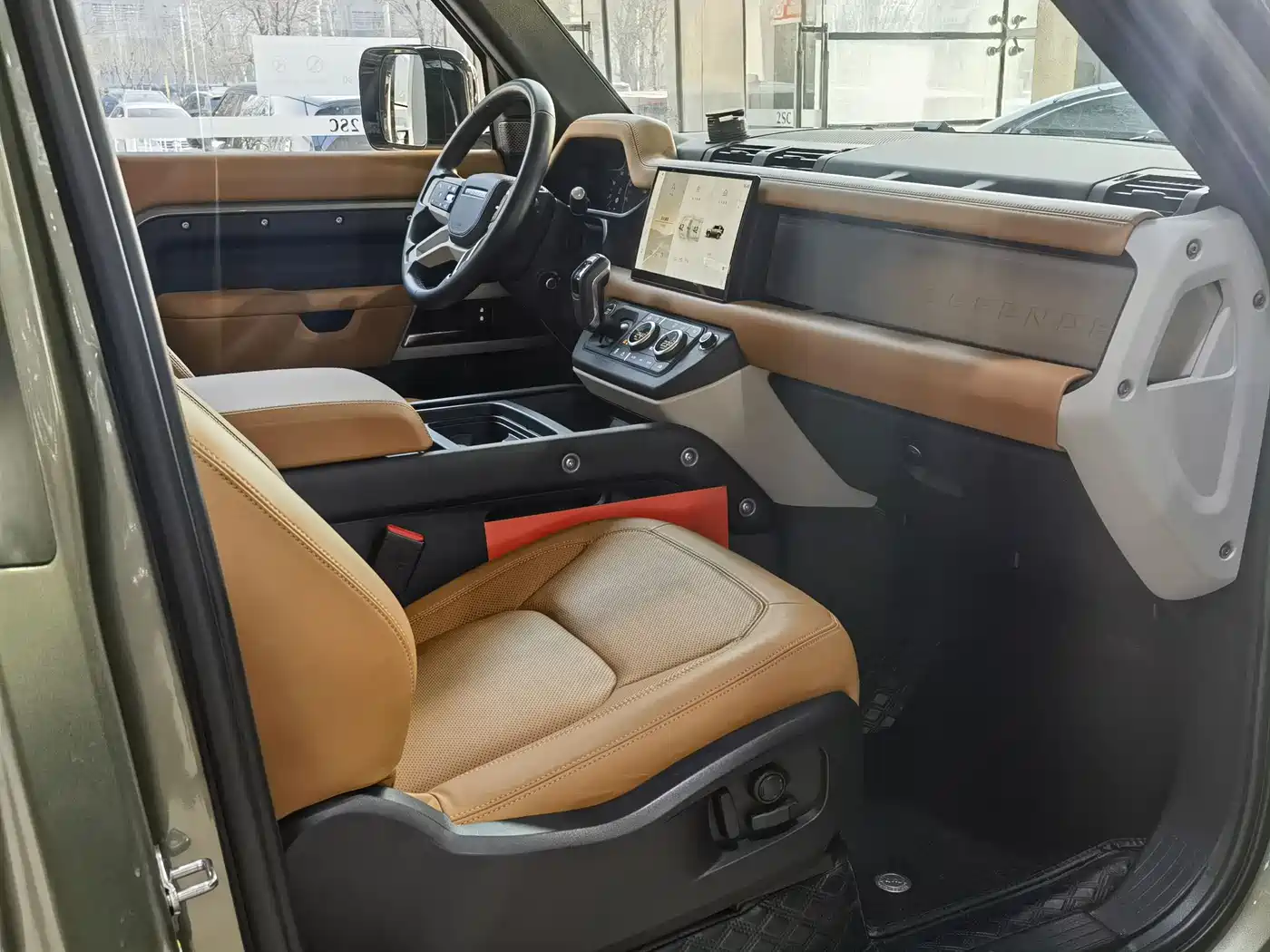 Land Rover Defender 2024 90 3.0T P400 HSE фото 14