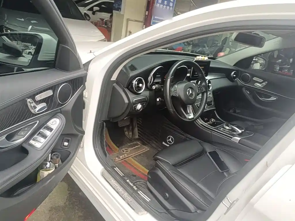 Mercedes-Benz C-Class 2017 Facelift C 200 L Sport Edition фото 16